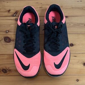 Nike Women's Black and Pink Athletic Shoes